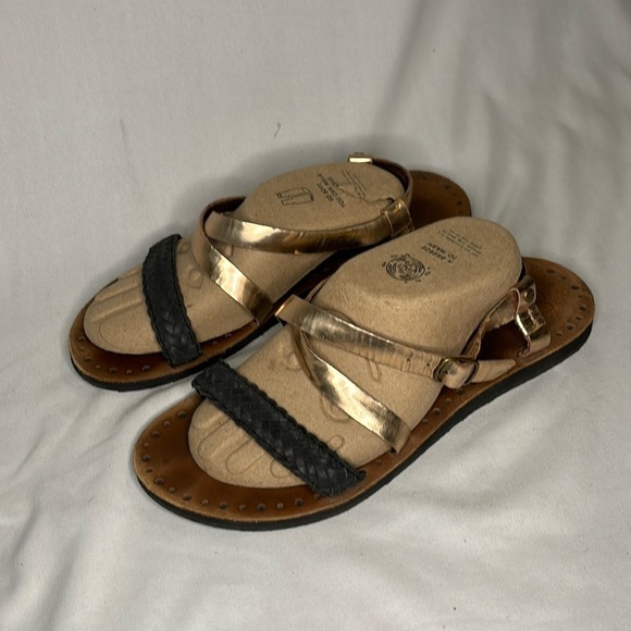 UGG Shoes - Ugg Sandals Strappy Leather Size 8